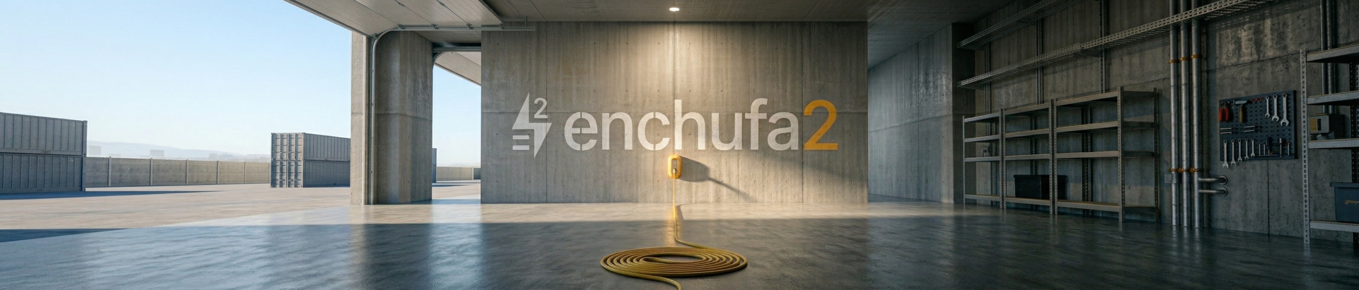 Espacio con logo enchufa2 en relieve, cargador amarillo y cable enrollado